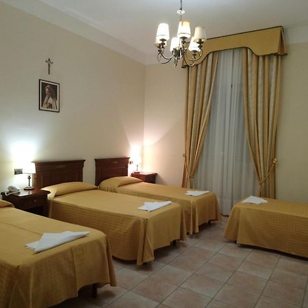 casapaceebene Hotel San Giovanni Rotondo Bagian luar foto