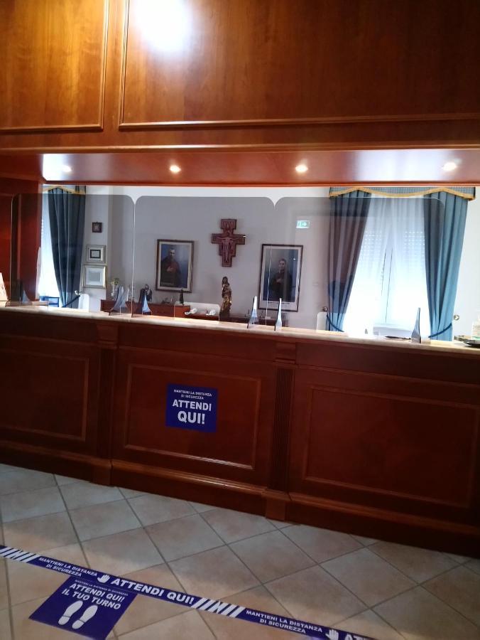 casapaceebene Hotel San Giovanni Rotondo Bagian luar foto