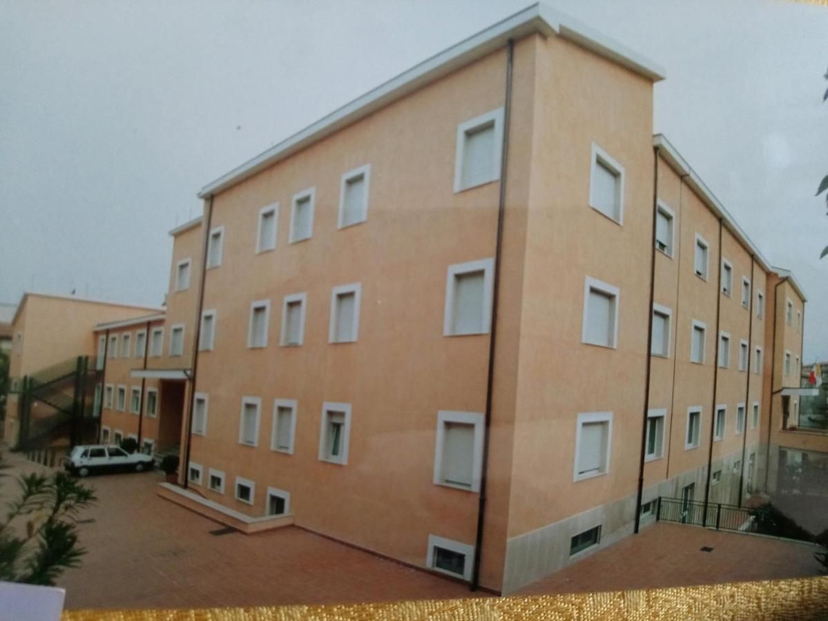 casapaceebene Hotel San Giovanni Rotondo Bagian luar foto
