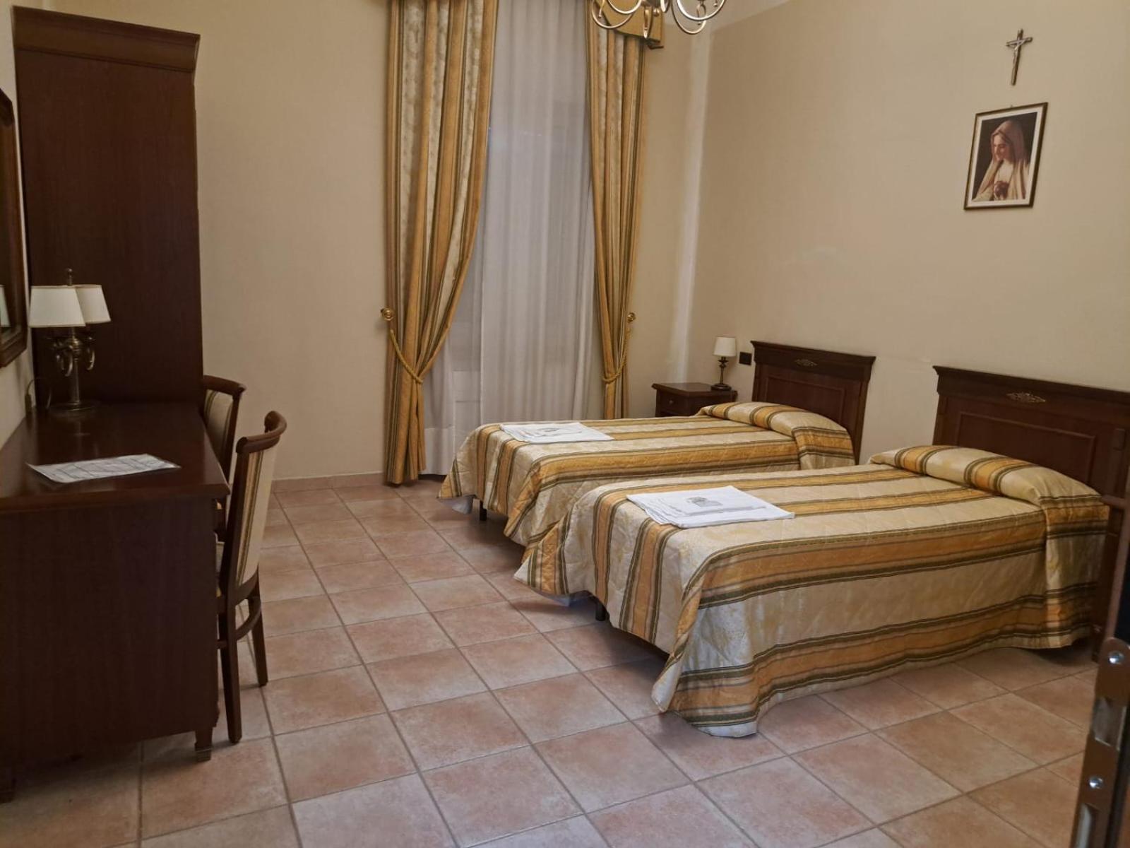 casapaceebene Hotel San Giovanni Rotondo Bagian luar foto