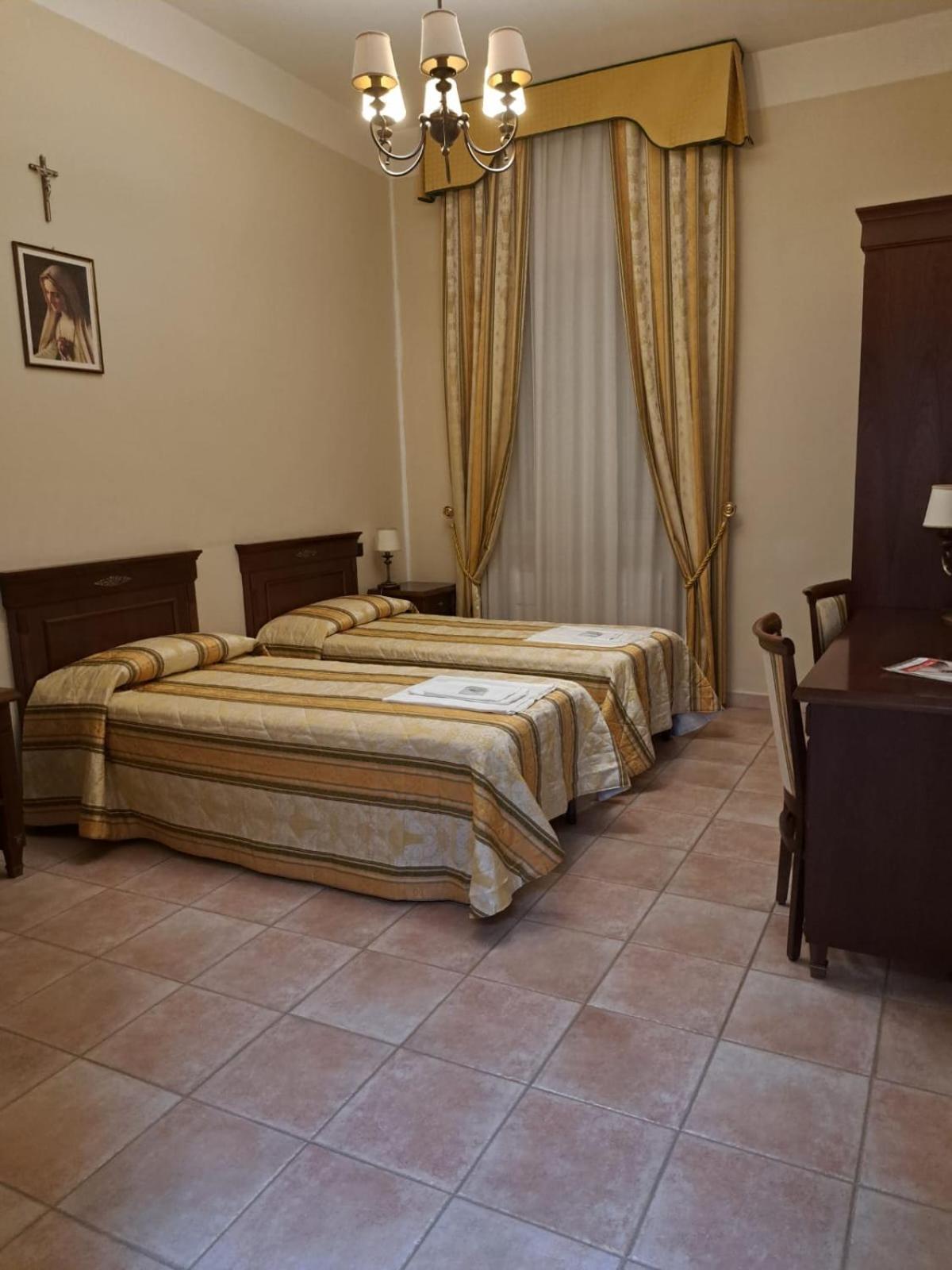 casapaceebene Hotel San Giovanni Rotondo Bagian luar foto