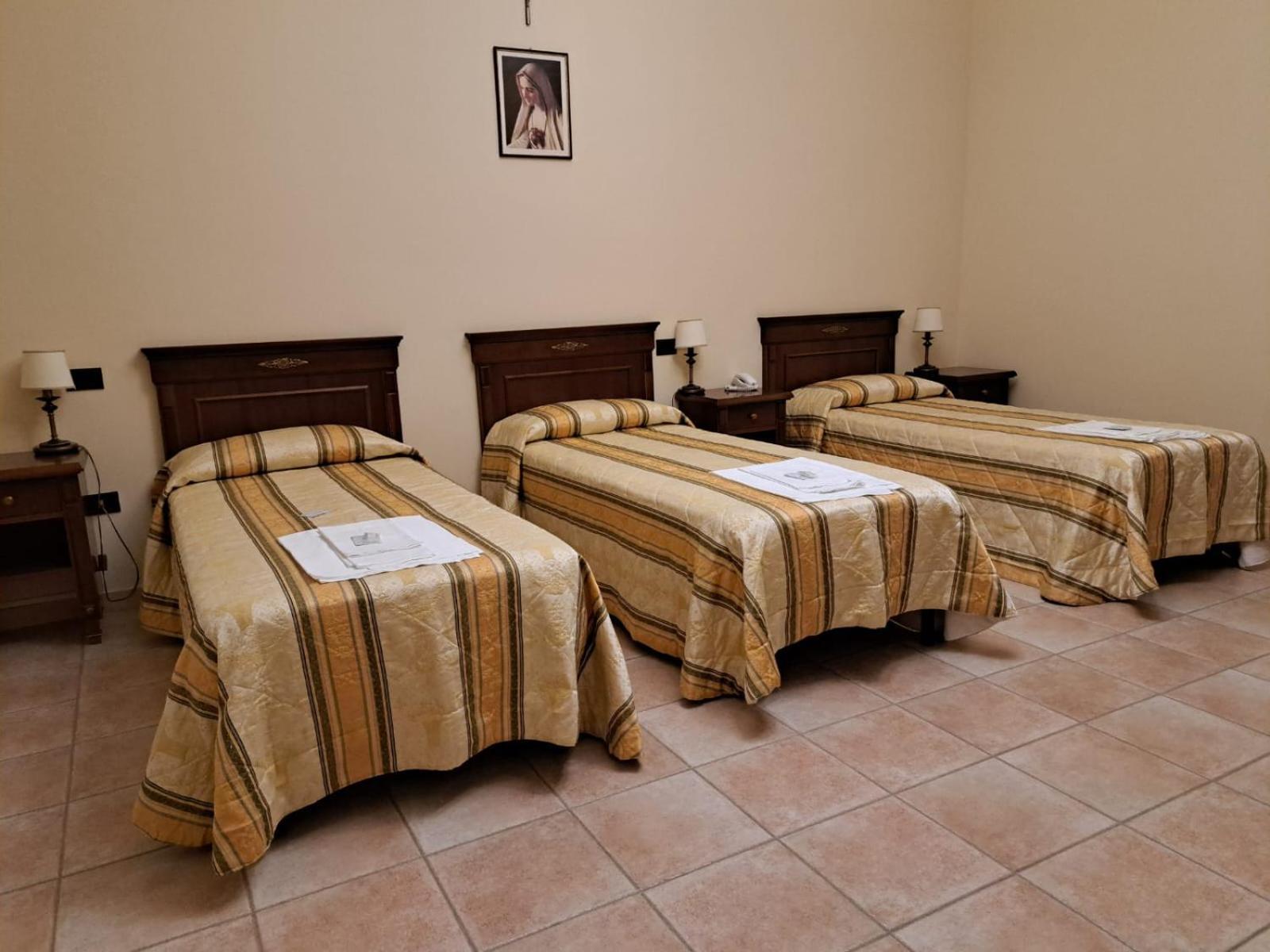 casapaceebene Hotel San Giovanni Rotondo Bagian luar foto