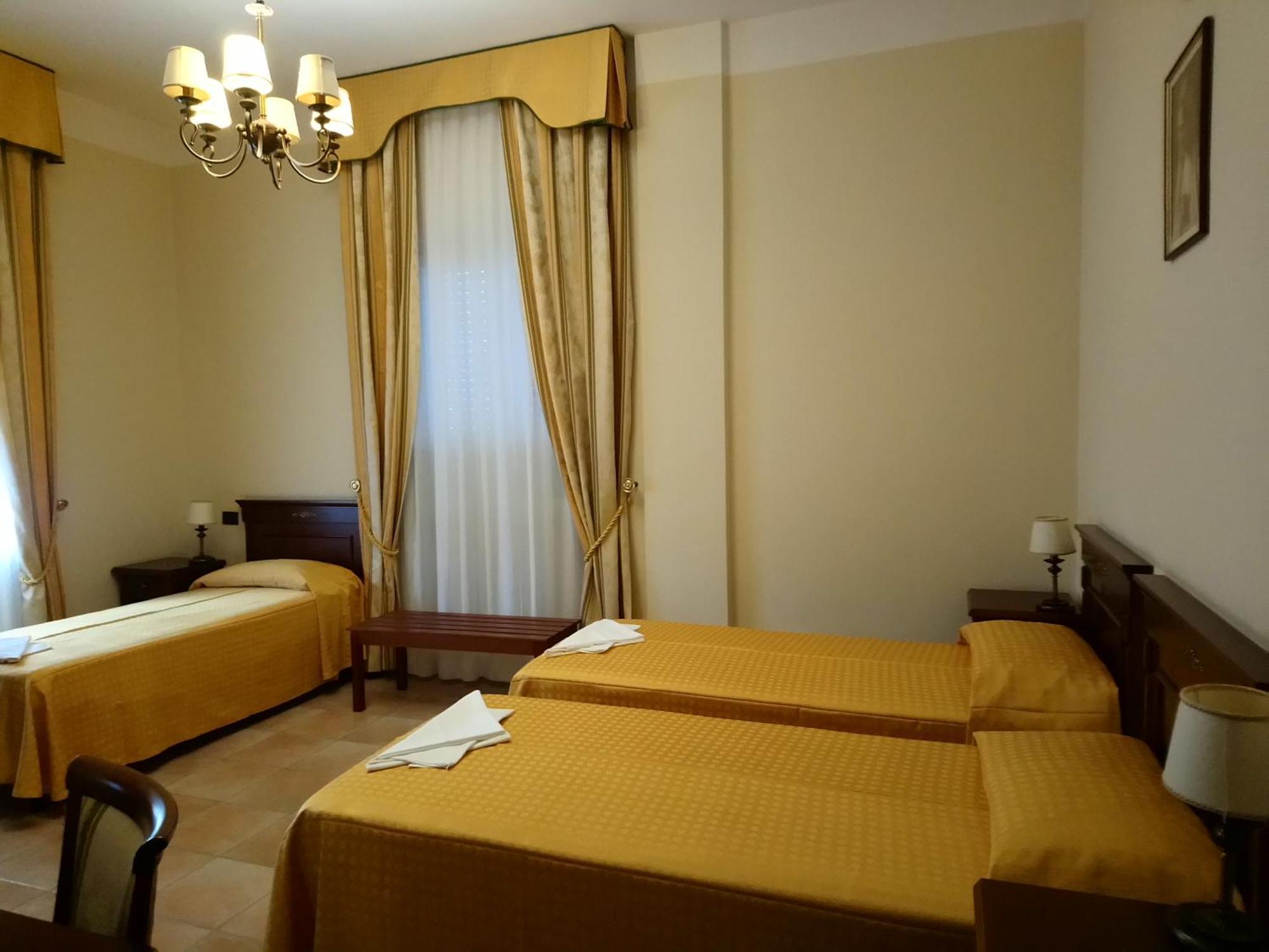 casapaceebene Hotel San Giovanni Rotondo Bagian luar foto