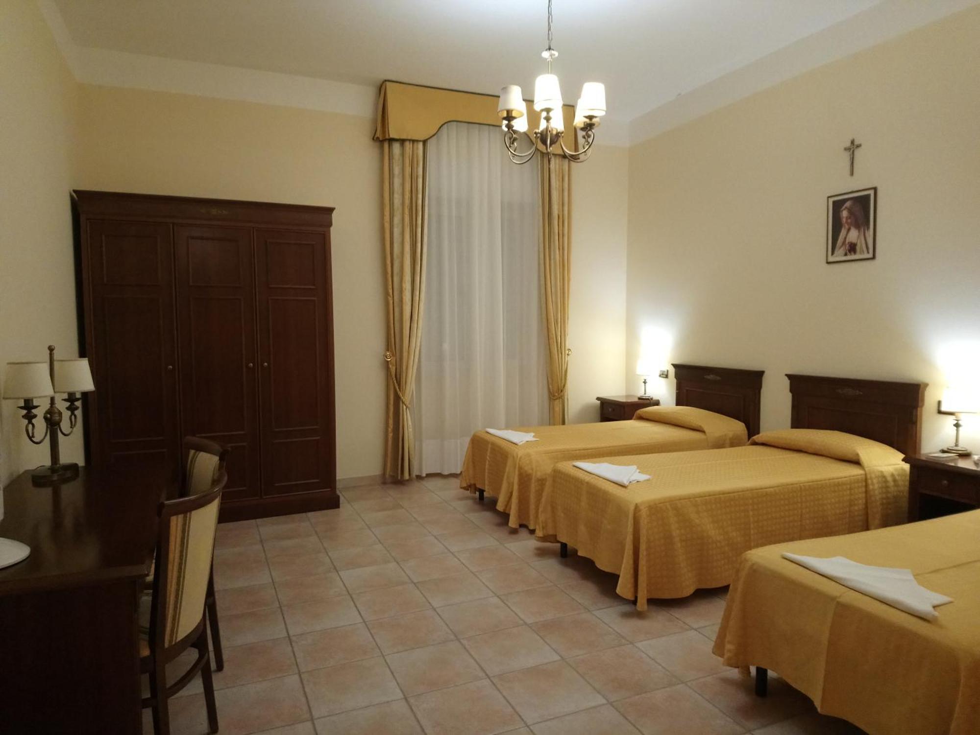casapaceebene Hotel San Giovanni Rotondo Bagian luar foto