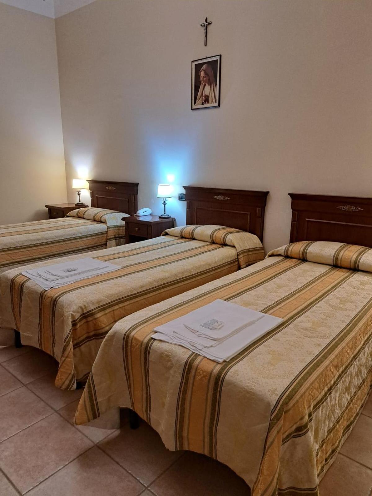 casapaceebene Hotel San Giovanni Rotondo Bagian luar foto