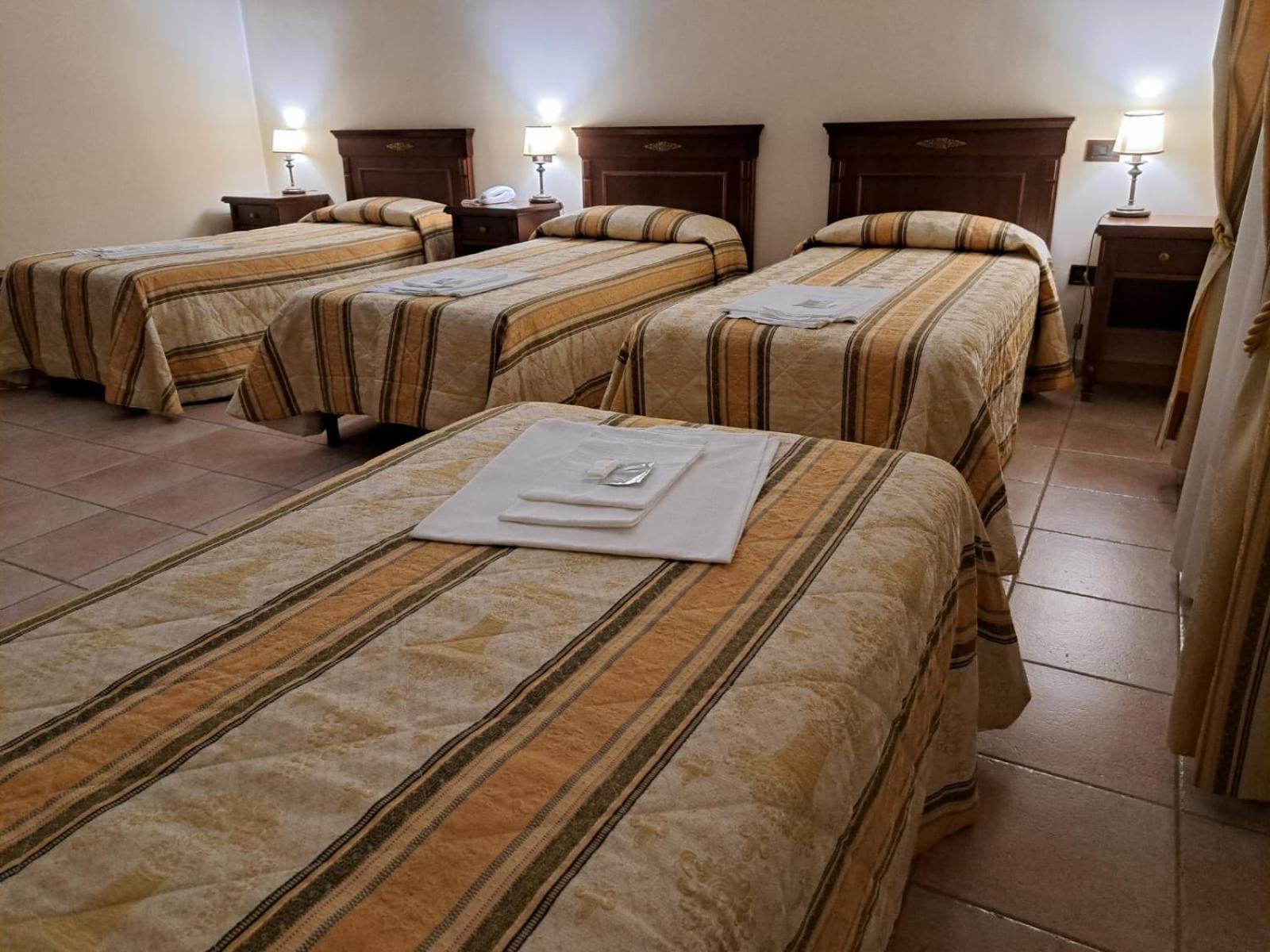 casapaceebene Hotel San Giovanni Rotondo Bagian luar foto
