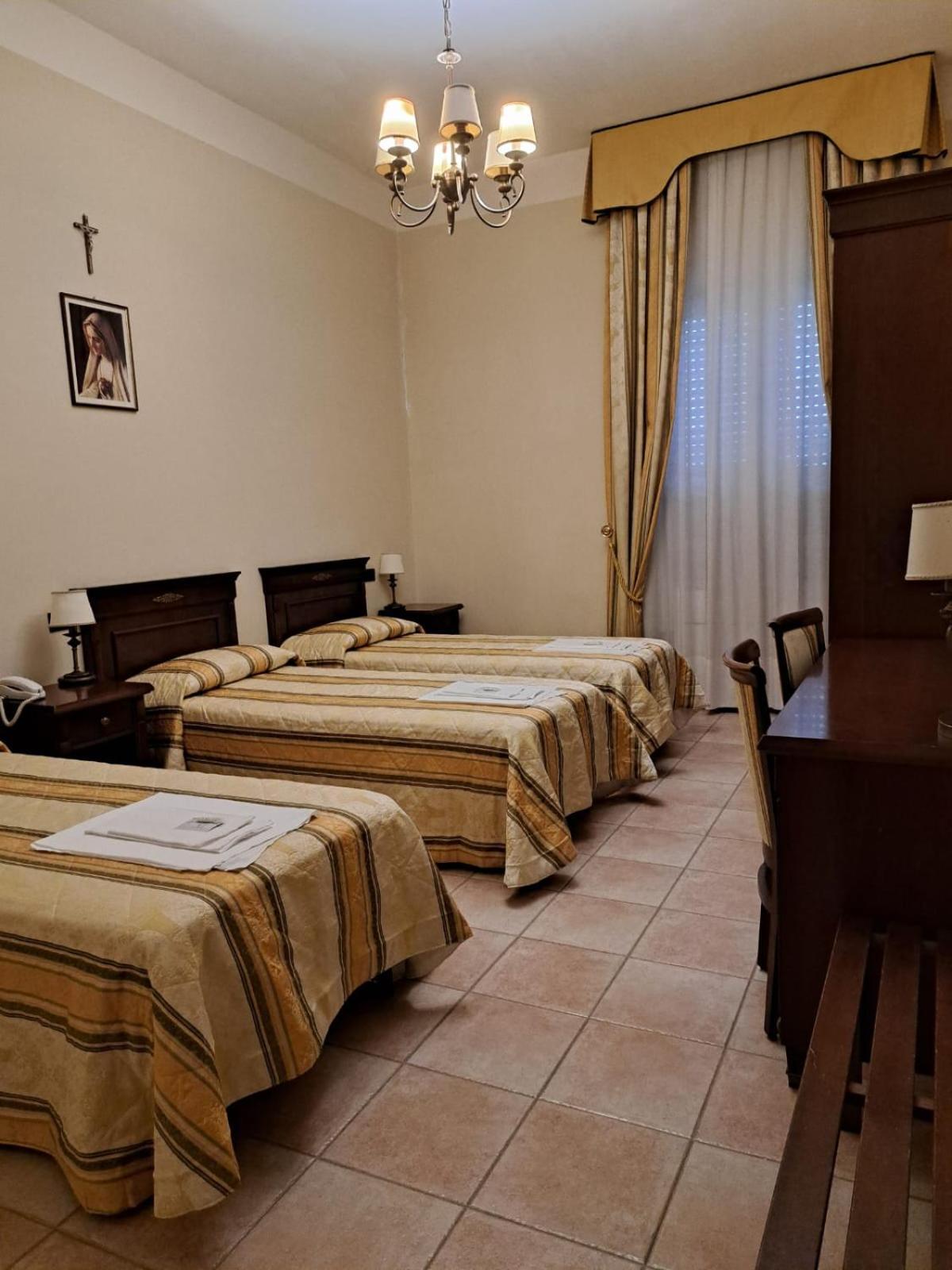 casapaceebene Hotel San Giovanni Rotondo Bagian luar foto